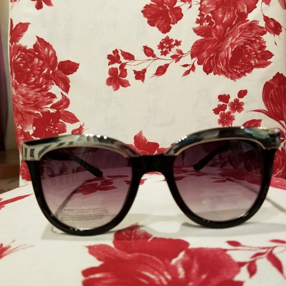 kathy ireland | Accessories | Kathy Ireland Sunglasses | Poshmark